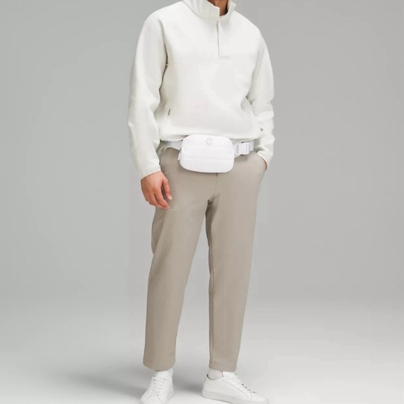 The Lululemon Everywhere Belt Bag Wunder Puff. - Picture 8 of 17